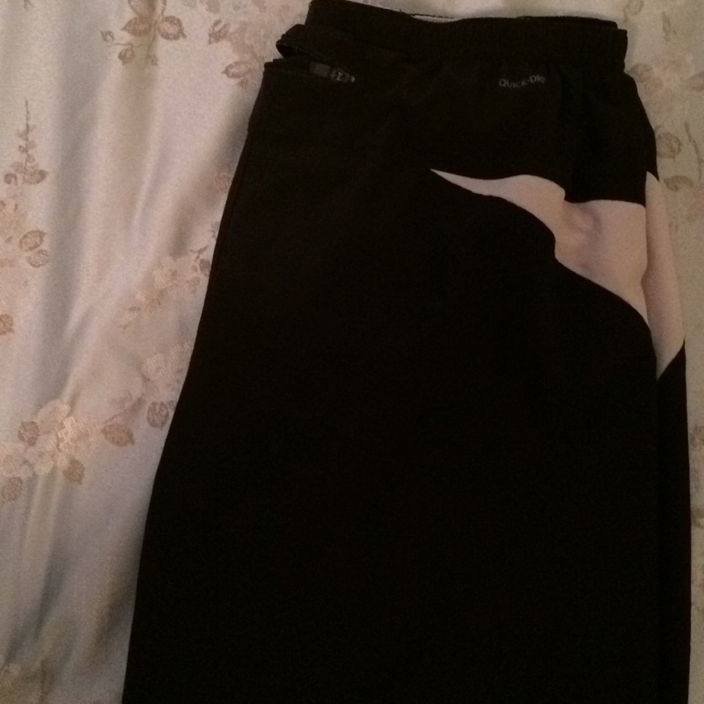 Men’s swimming trunks